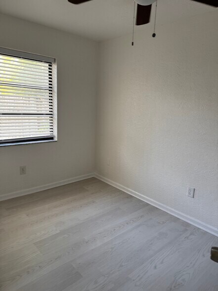 Building Photo - 1702 Barton Ct