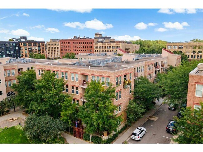 Building Photo - 660 N 2nd St