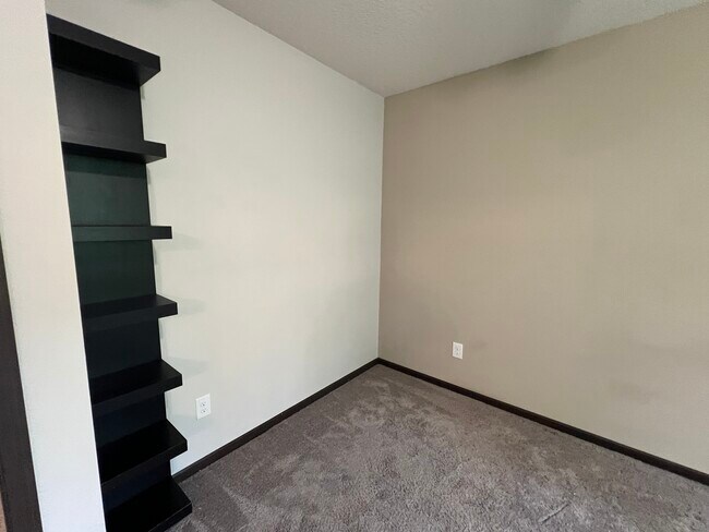 Building Photo - 7110 Calumet Ct
