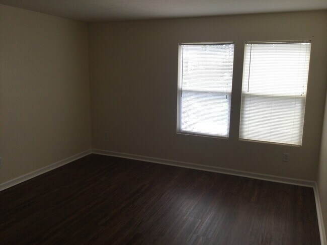 Building Photo - 1236 Saticoy Ct