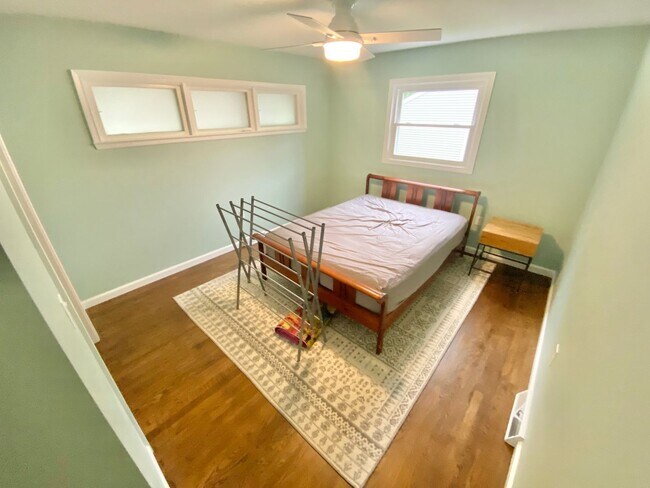 Building Photo - 2 Bedroom Home in Burlington VT Available ...