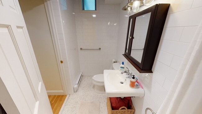 Building Photo - 1 Gloucester St