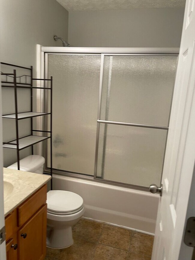 Building Photo - 7128 Blue Stream Ct