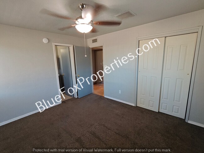 Building Photo - 5952 E 25th St