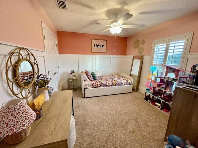 Building Photo - 2610 Grace Manor