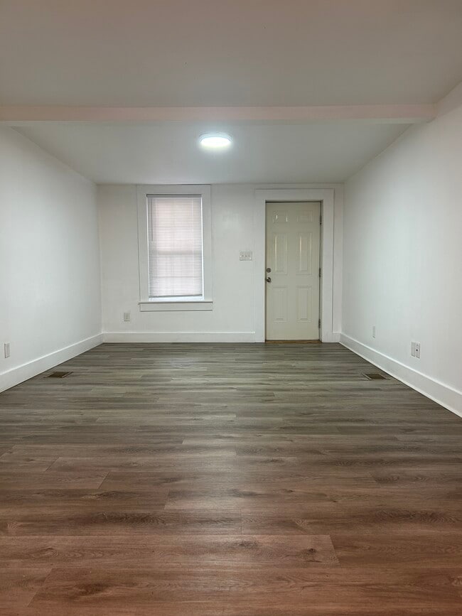 Building Photo - 55 Main St