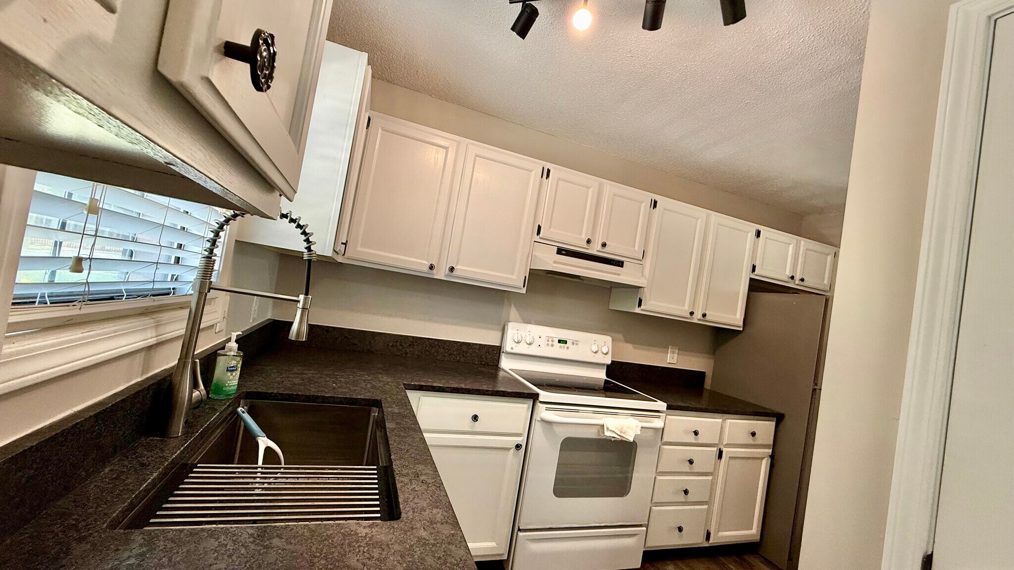 Building Photo - 1903 Malone Rd