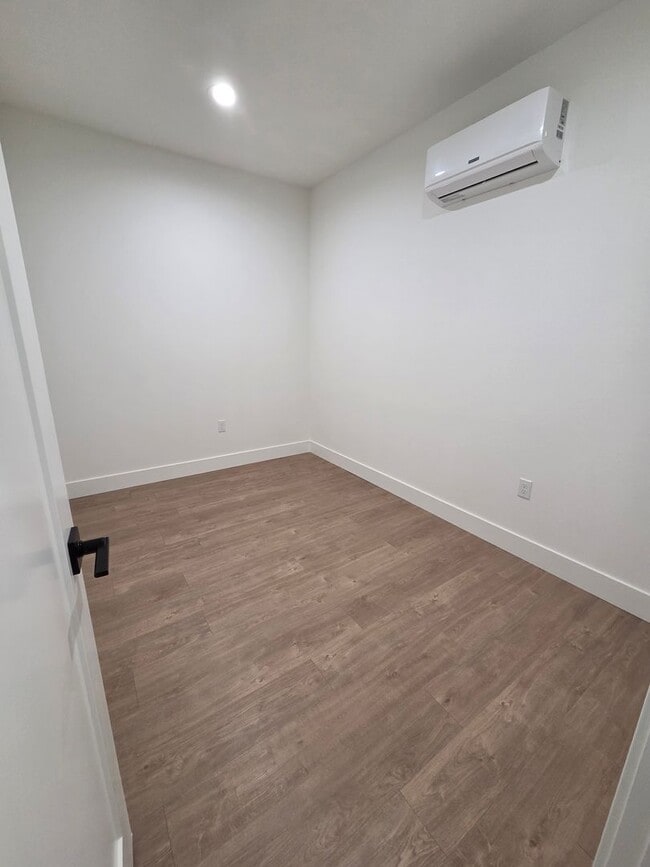 Building Photo - Brand New Build on Old Alturas - ALL Electric with City of Redding Solar!