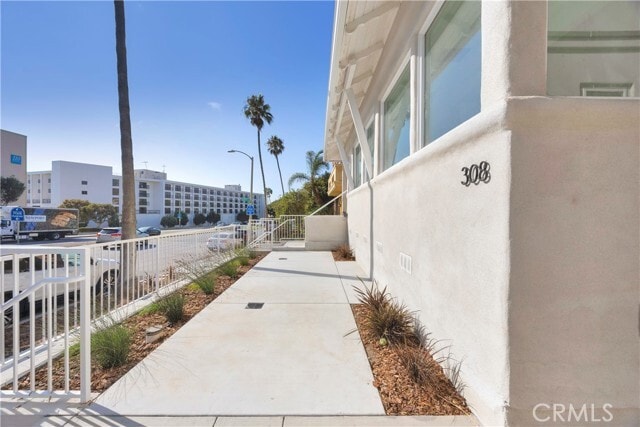 Building Photo - 308 N Catalina Ave