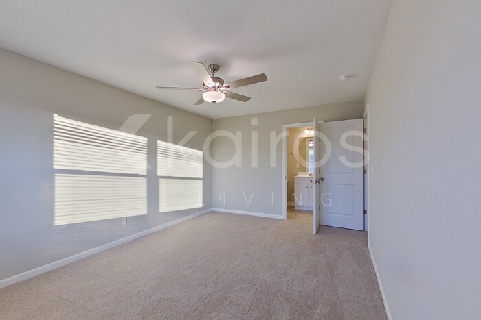 Building Photo - 844 Silent Barge Cv