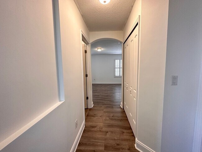 Building Photo - 86153 Sand Hickory Trail
