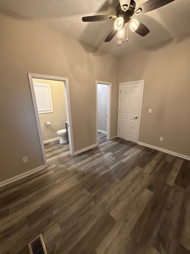 Building Photo - 440 Terrace Ave