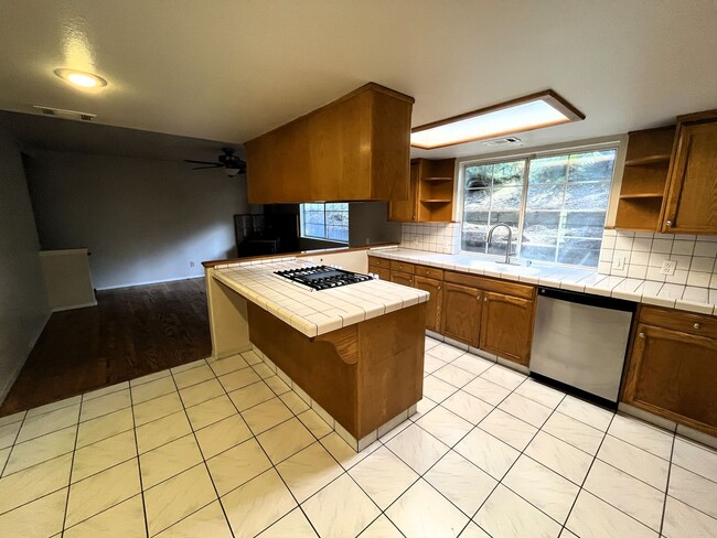 Building Photo - Custom 2-story Humboldt Hill home features 3-car garage, spacious pet-friendly yard