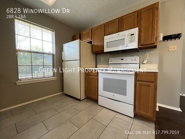 Building Photo - 6828 Windwillow Dr