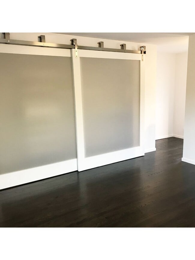 Building Photo - UPDATED THREE BEDROOM TWO BATH ONE-LEVEL EAST CORTE MADERA HOME WITH STUNNING OUTDOOR SPACE