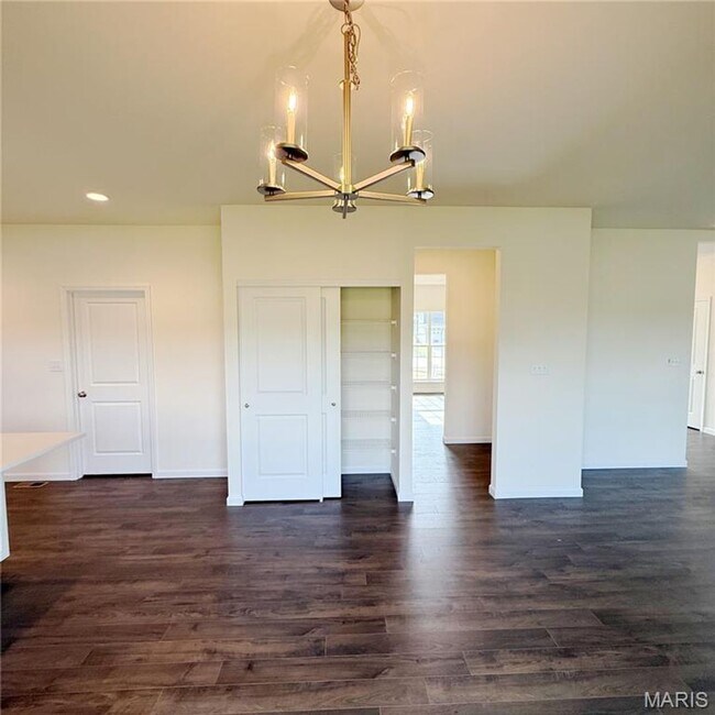 Building Photo - 302 Windmill View Court