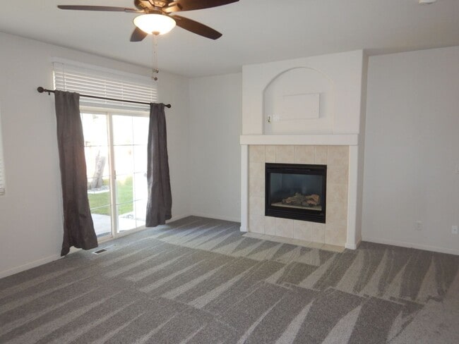 Building Photo - D'Andrea Single Story 3 BR Home on Corner Lot