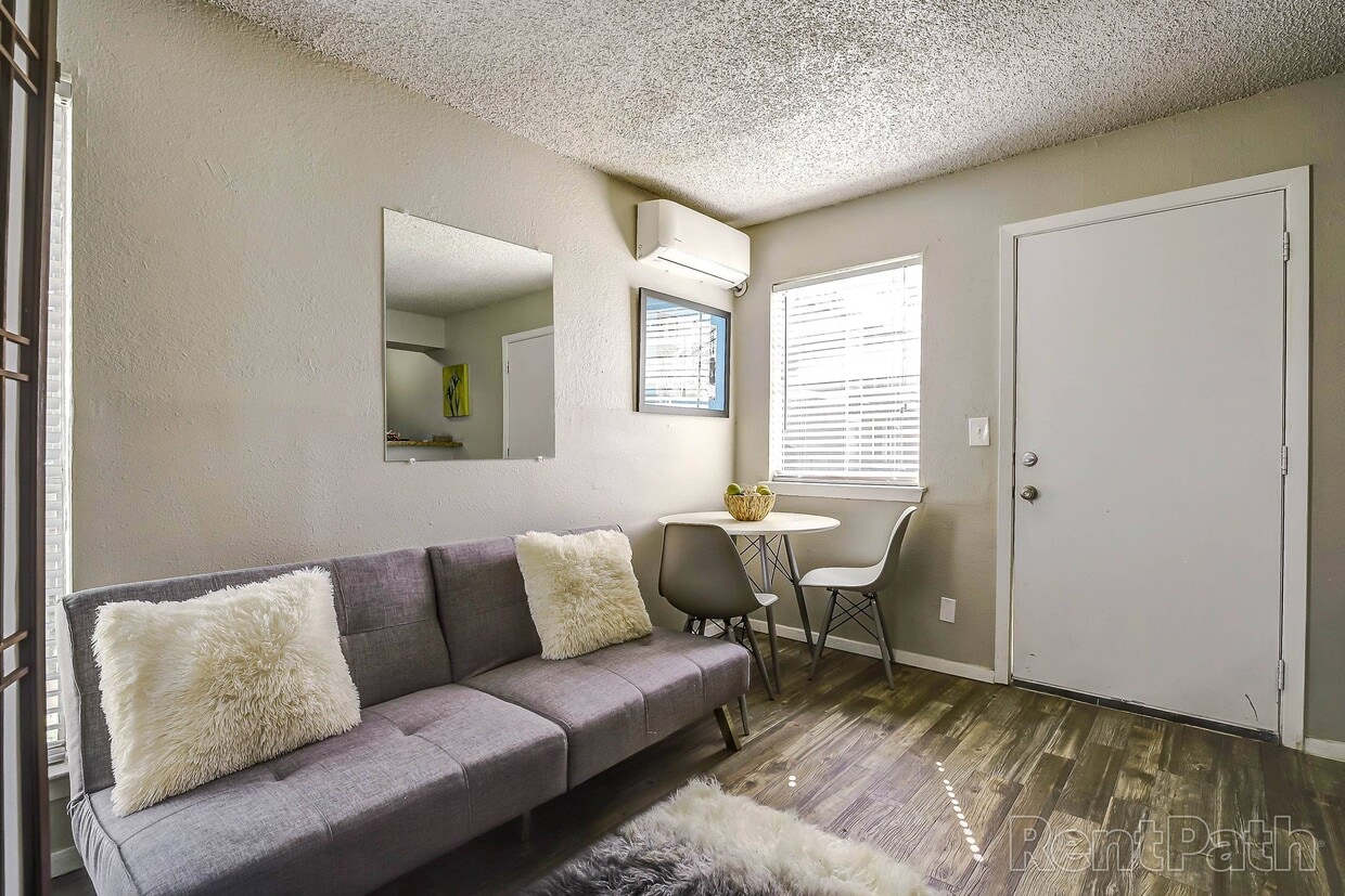 Fifty One Flats - 4655 S Darlington Ave Tulsa OK 74135 | Apartment
