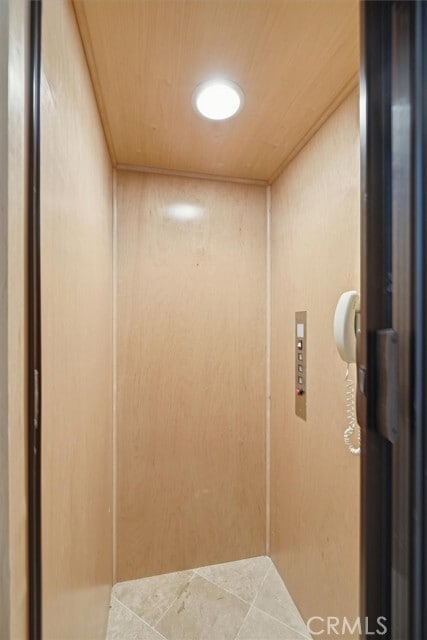 Building Photo - 2406 Ocean Dr