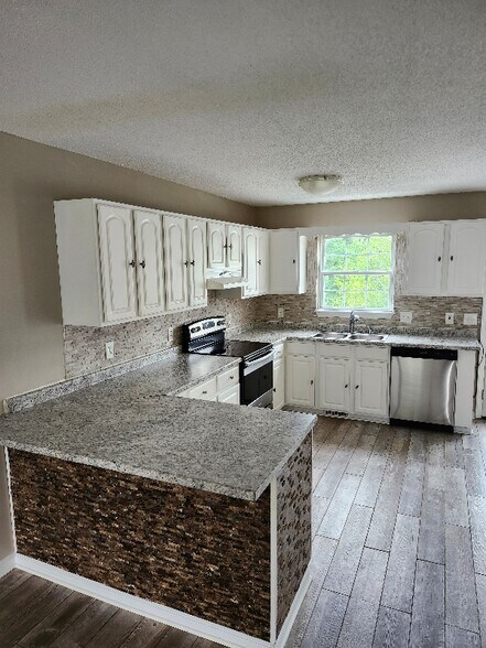 Building Photo - 219 Hunter Hills Cir
