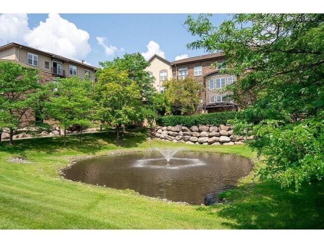 Building Photo - Sparkling 2 Bedroom Condo in Southwest Sta...