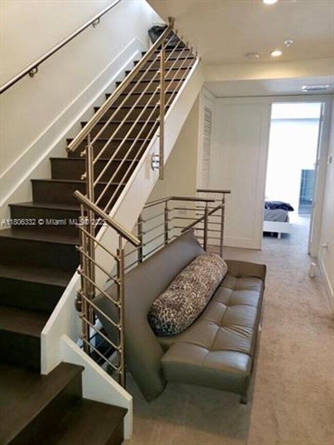 Building Photo - 6660 NW 105th Ct