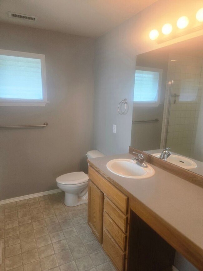 Building Photo - 3bd/2.5ba Maple Valley Home