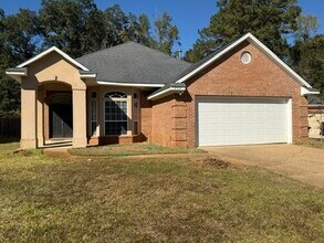 Building Photo - 202 Baxter Ct