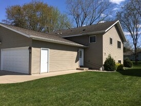 Building Photo - 1206 Hansen St