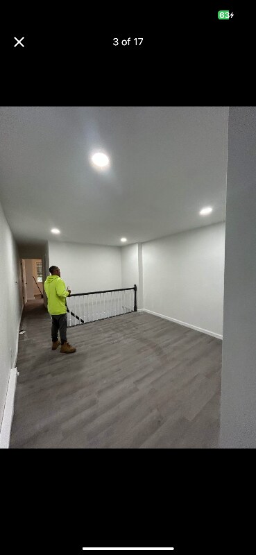 Building Photo - 726 E Centre St