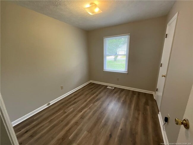 Building Photo - 929 Kennesaw Dr