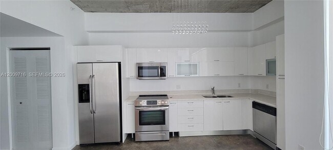 Building Photo - 133 NE 2nd Ave