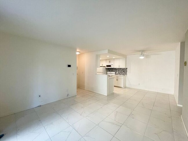 Building Photo - 1 Bedroom / 1 Bath Charming Condo in Missi...