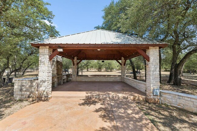 Building Photo - 501 Lone Star Dr