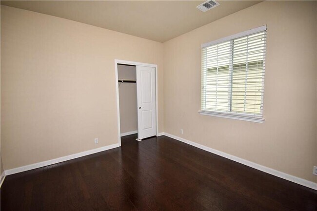 Building Photo - 8548 White Ibis Dr