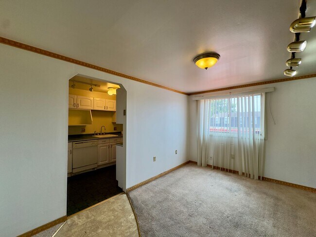Building Photo - Charming 3 Bedroom/ 1.5 Bathroom Townhome in Frankford, MD!