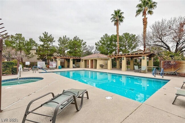 Building Photo - 9909 Calabasas Ave