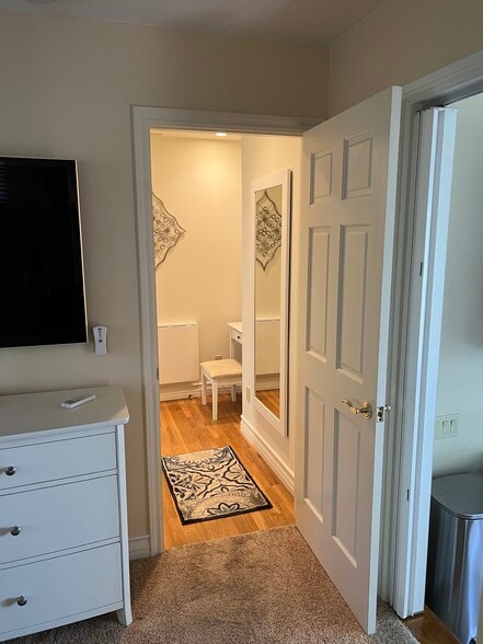 Building Photo - 1318 San Rafael Ave