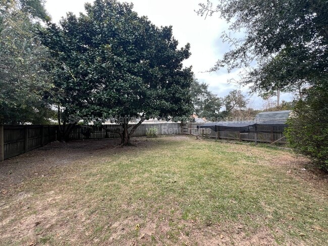 Building Photo - 2439 Redoubt Ave