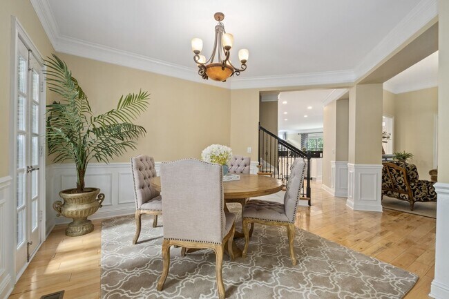 Building Photo - 1015 Crimson Clover Dr