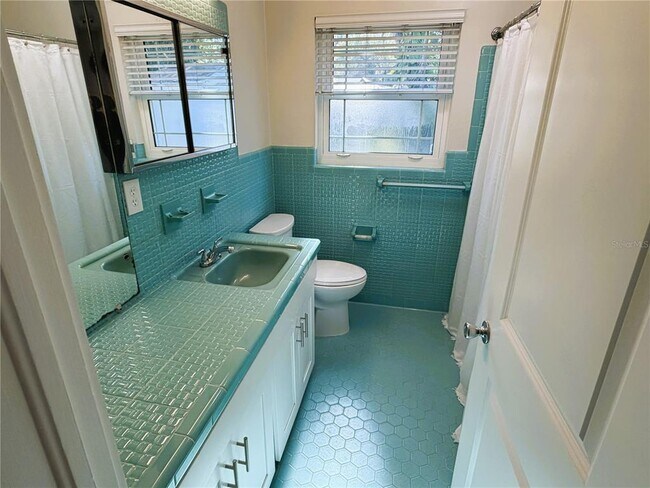 Building Photo - 4640 W Lamb Ave