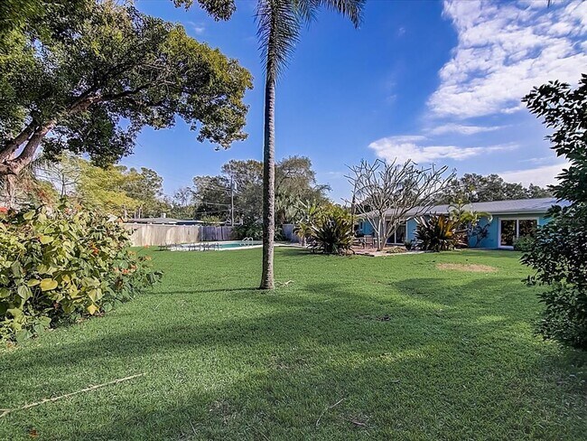 Building Photo - 13589 Croft Dr S