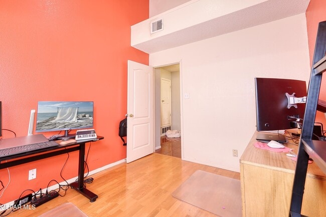 Building Photo - 7449 Plaza Taurina Dr