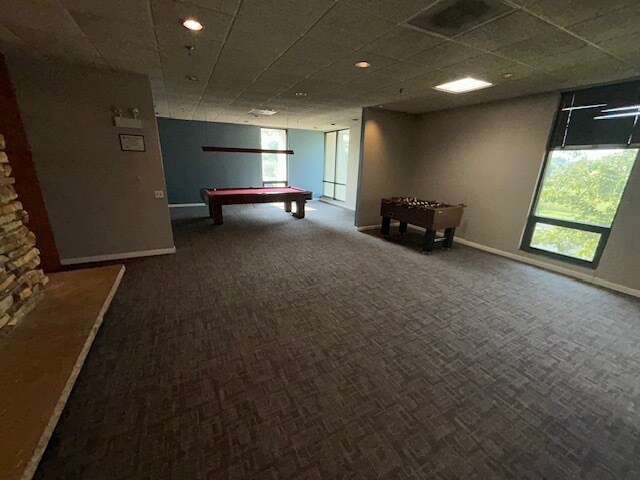 Building Photo - 9701 N Dee Rd