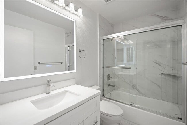 Building Photo - 1446 Chateau Common