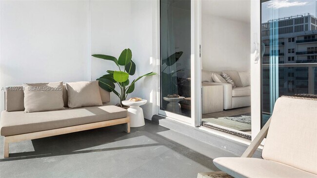 Building Photo - 102 24th St