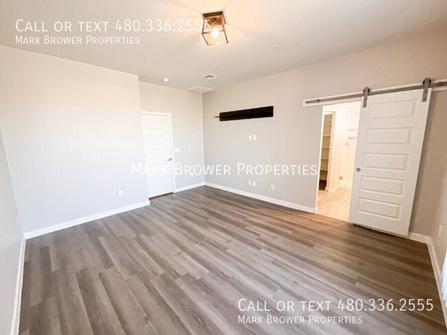 Building Photo - 1918 E Bridgeport Pkwy