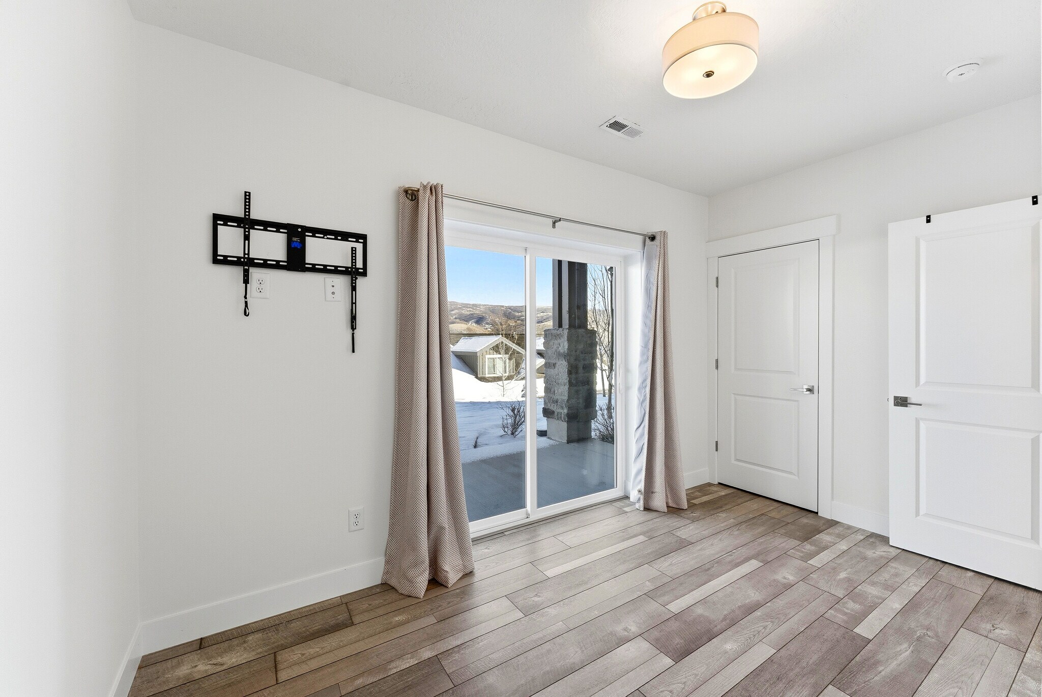 Building Photo - 3342 Santa Fe Rd