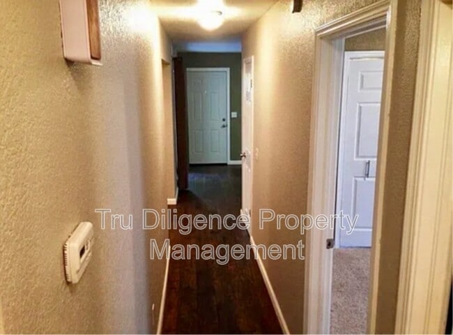 Building Photo - 14327 N Pennsylvania Ave