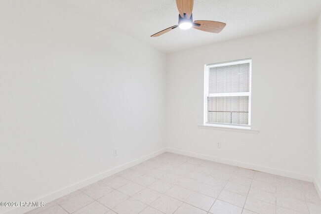 Building Photo - 304 W Broussard St